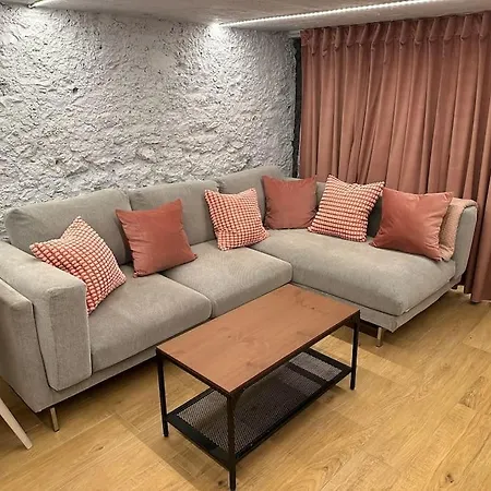 Maison De -